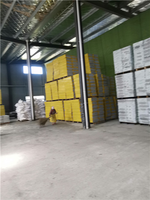 廠(chǎng)區(qū)庫(kù)房?jī)?nèi)部展示